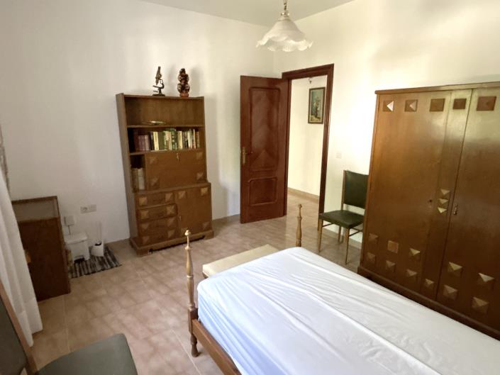 Image No.44-5 Bed Villa / Detached for sale