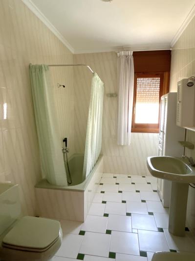 Image No.49-5 Bed Villa / Detached for sale