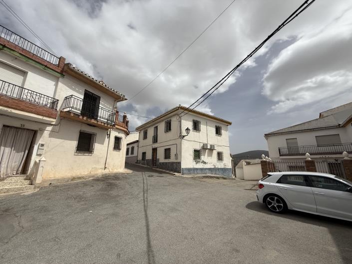 Image No.10-3 Bed Village House for sale