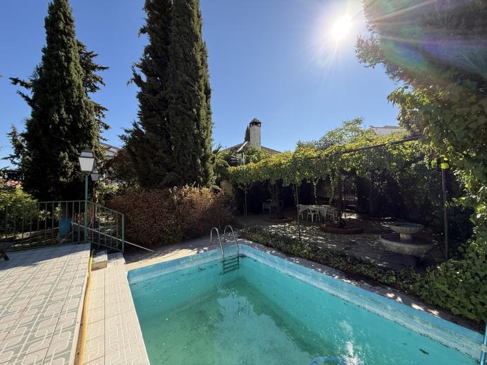 Image No.39-3 Bed Villa / Detached for sale