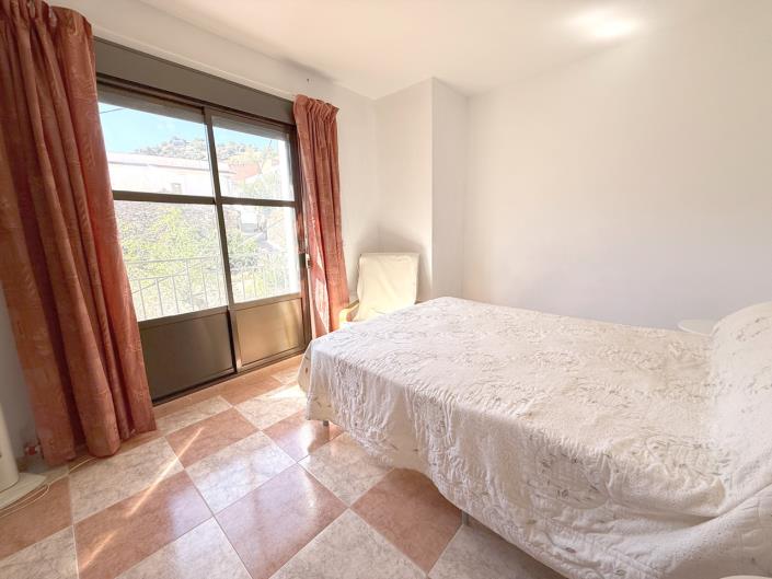 Image No.5-Maison de village de 4 chambres à vendre à Lacalahorra