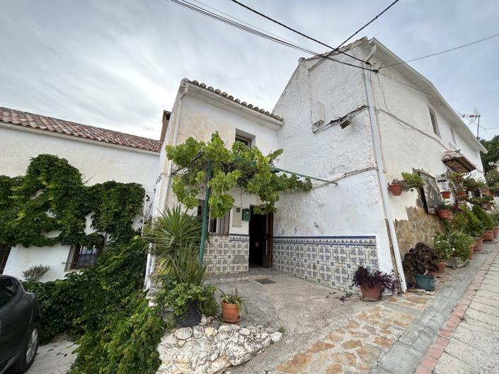 Image No.9-3 Bed Village House for sale