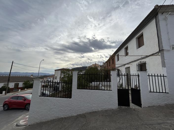 Image No.4-Maison de village de 4 chambres à vendre à Grenade