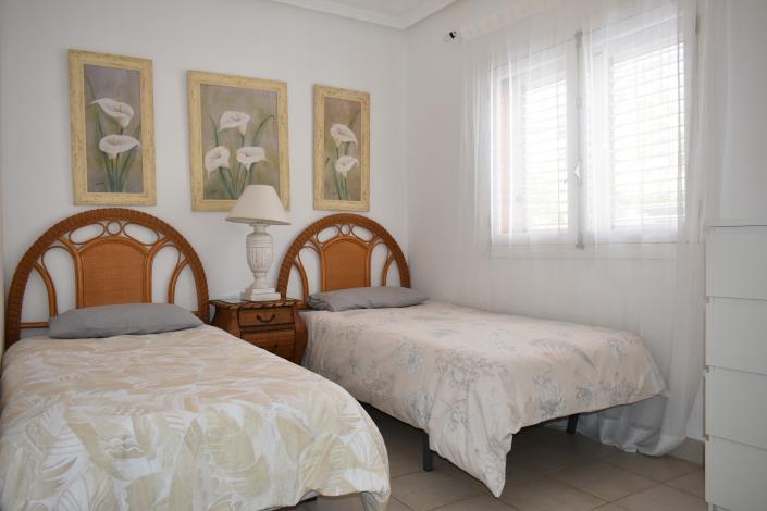 Image No.12-3 Bed Semi-Detached for sale