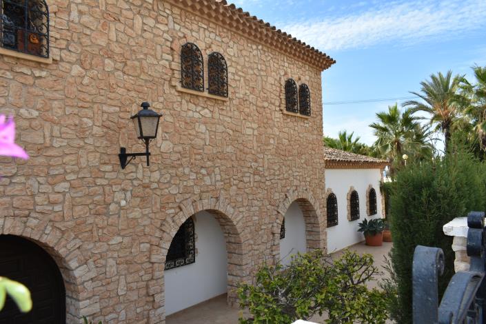 Image No.2-Villa de 5 chambres à vendre à Santa Pola