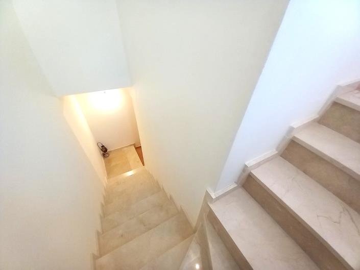 Image No.18-3 Bed Townhouse for sale