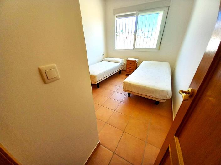 Image No.20-3 Bed Townhouse for sale