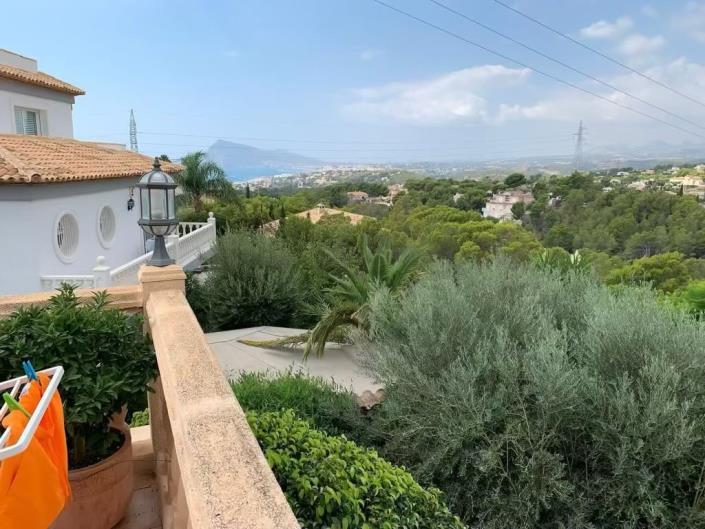 Image No.17-3 Bed Villa / Detached for sale