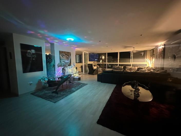 Image No.18-3 Bed Apartment for sale