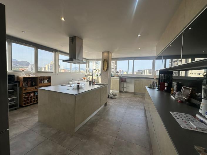 Image No.8-3 Bed Apartment for sale