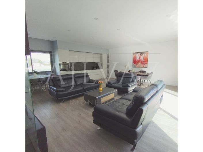 Image No.10-3 Bed House for sale