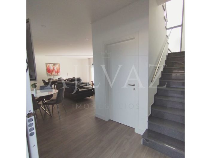 Image No.16-3 Bed House for sale