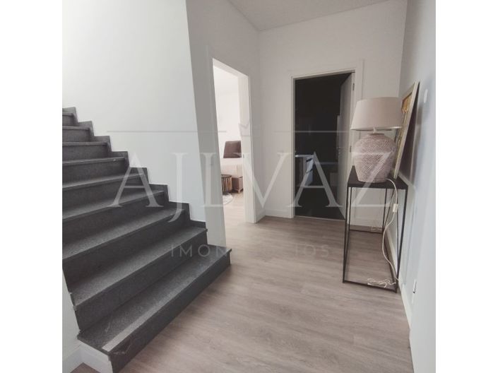 Image No.19-3 Bed House for sale