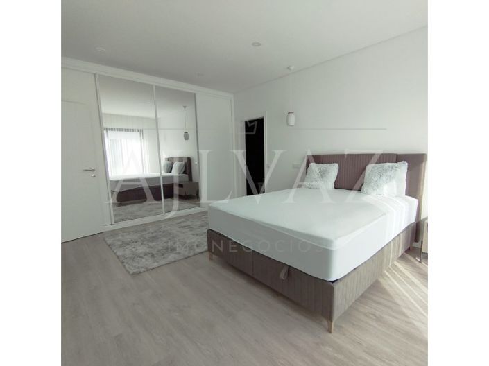 Image No.33-3 Bed House for sale