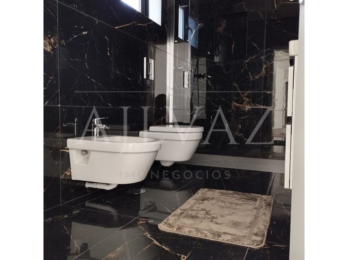 Image No.35-3 Bed House for sale