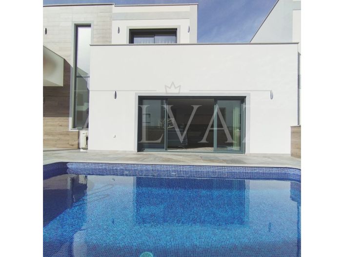 Image No.4-3 Bed House for sale