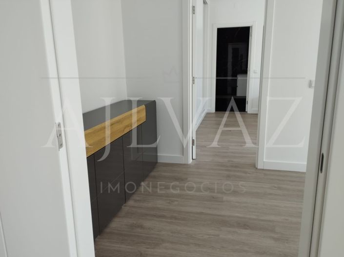 Image No.19-3 Bed House for sale