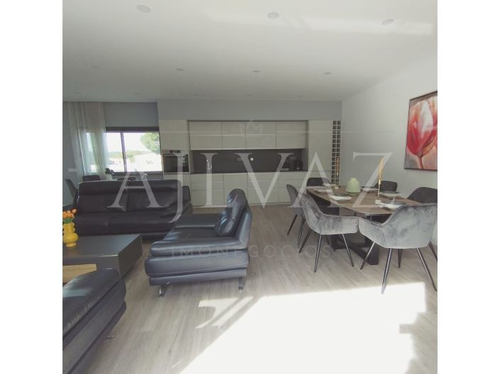 Image No.4-3 Bed House for sale