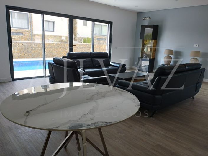 Image No.9-3 Bed House for sale