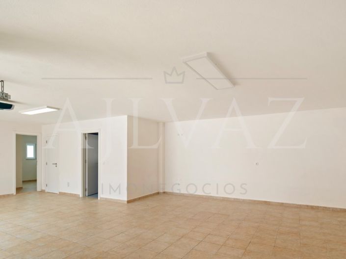 Image No.28-4 Bed House for sale