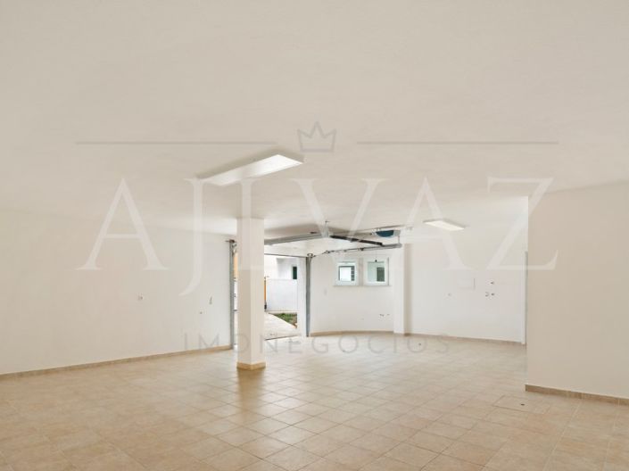 Image No.30-4 Bed House for sale