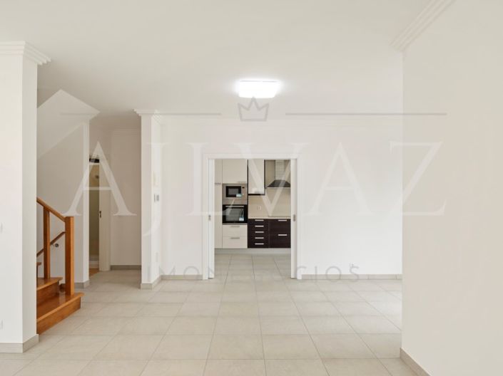 Image No.4-4 Bed House for sale