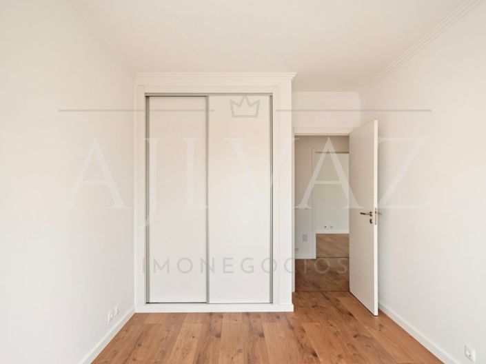 Image No.42-4 Bed House for sale