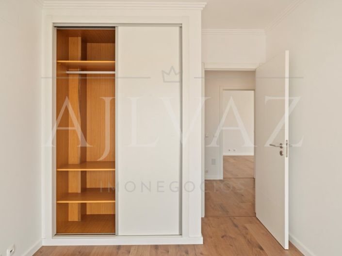 Image No.44-4 Bed House for sale