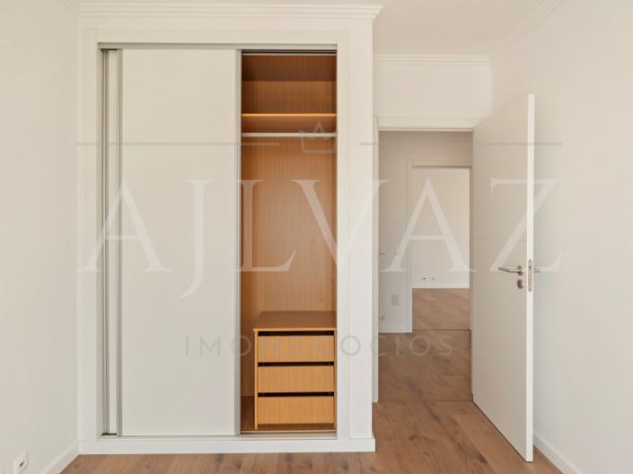 Image No.45-4 Bed House for sale