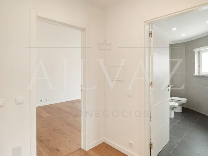 Image No.54-4 Bed House for sale