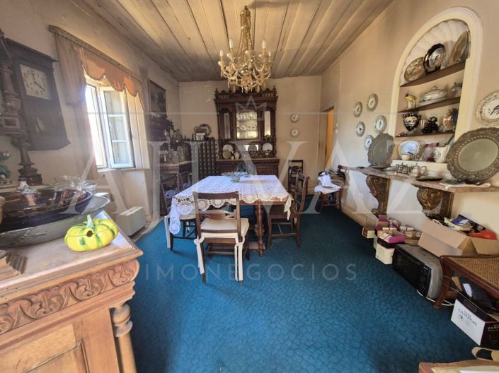 Image No.10-12 Bed House for sale