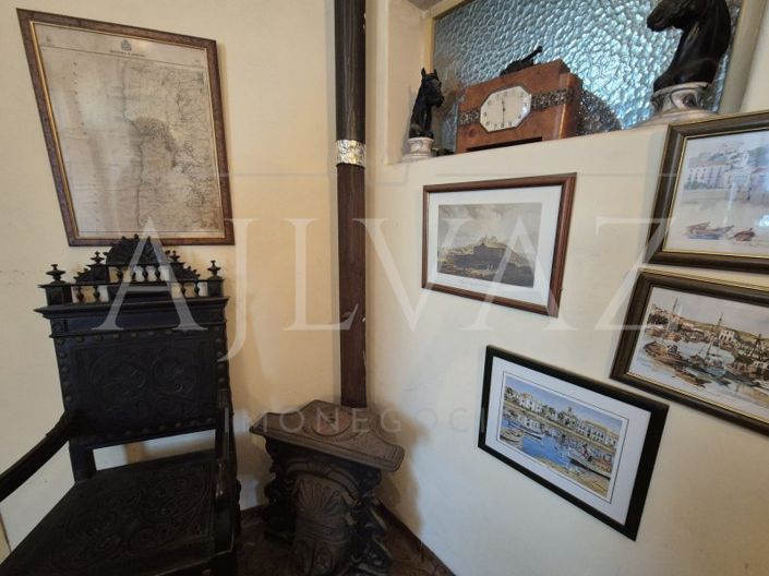 Image No.9-12 Bed House for sale