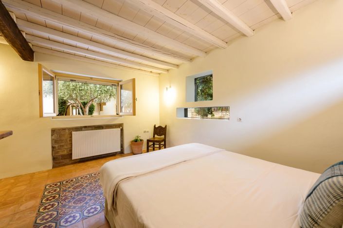 Image No.20-9 Bed House for sale