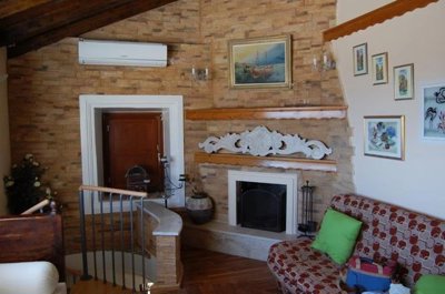 e82007bdd39b36a0443d5dd0318b21cdc49ee792bd102