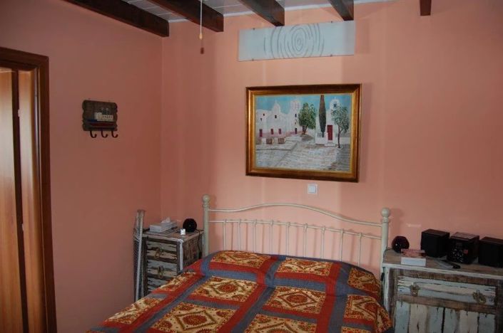 Image No.8-1 Bed House for sale