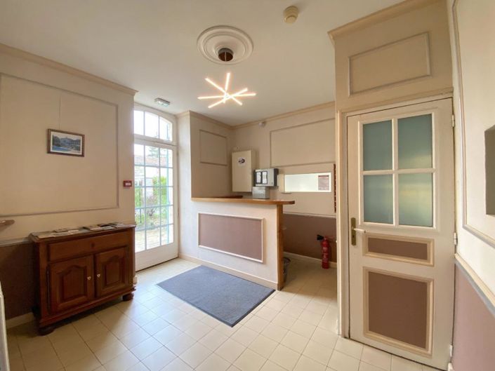 Image No.10-Maison de 20 chambres à vendre à Saint-Severin