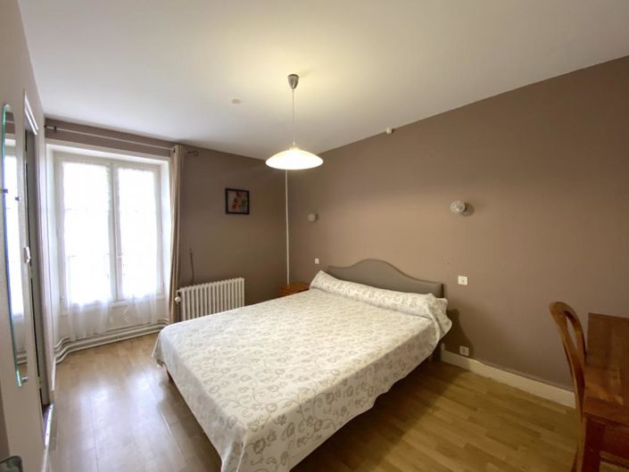 Image No.17-Maison de 20 chambres à vendre à Saint-Severin