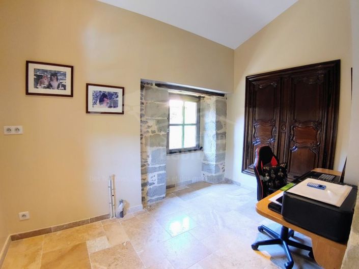 Image No.12-7 Bed Chateaux for sale