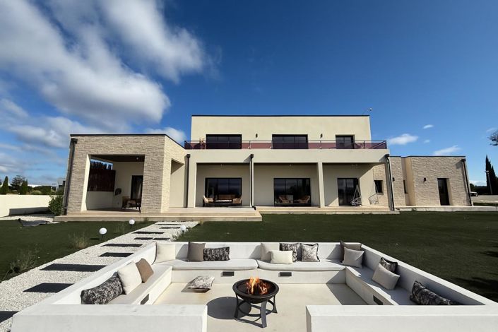 Image No.2-Propriété de 5 chambres à vendre à Carcassonne