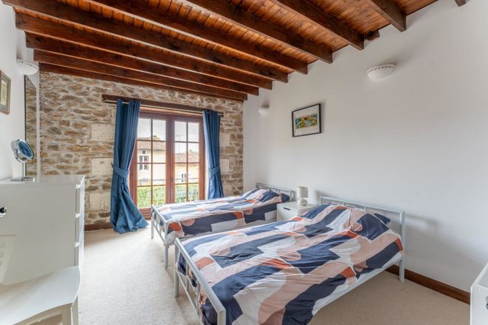 Image No.9-Maison de 7 chambres à vendre à Nanteuil-en-Vallée