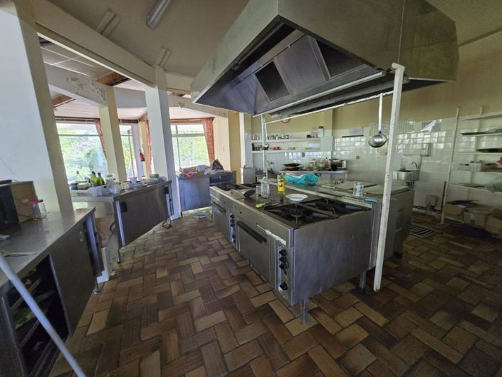 Image No.13-31 Bed Property for sale