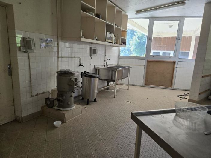 Image No.20-31 Bed Property for sale