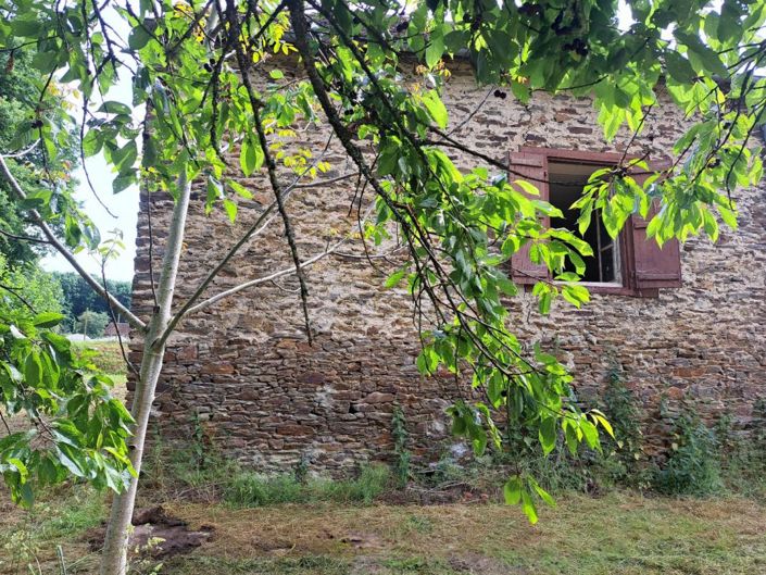 Image No.9-Propriété de 1 chambre à vendre à Saint-Sornin-Lavolps