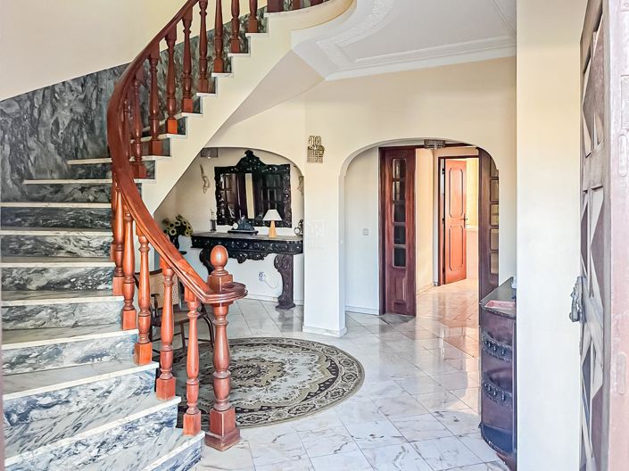 Image No.2-5 Bed Villa for sale