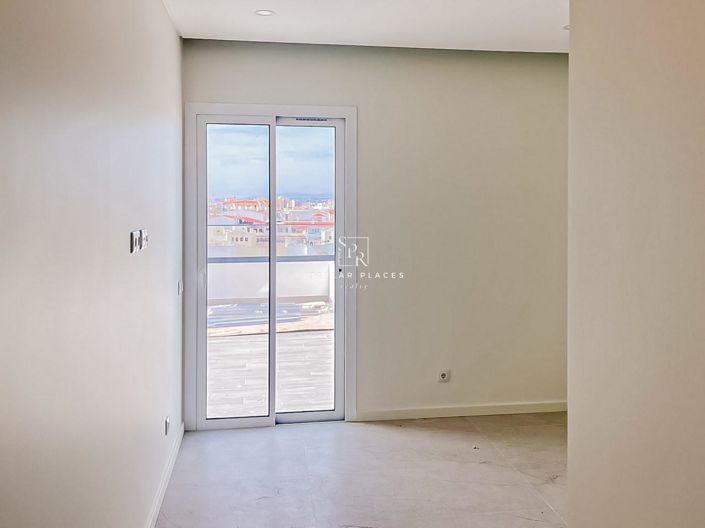 Image No.9-3 Bed Apartment for sale