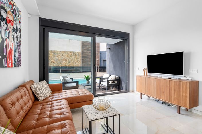 Image No.9-Villa de 4 chambres à vendre à Orihuela Costa