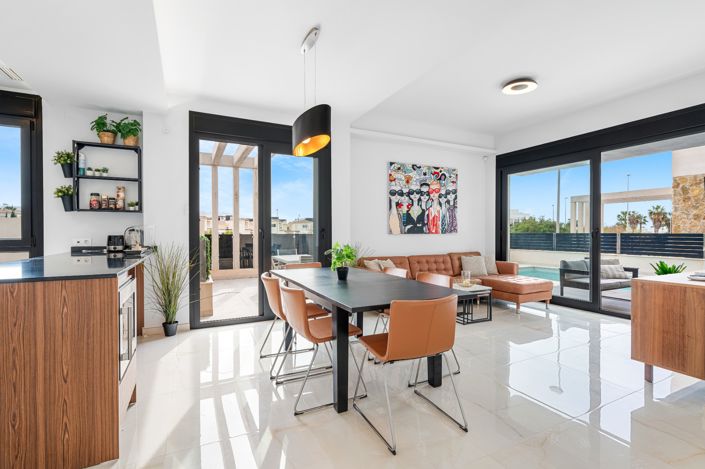 Image No.10-Villa de 4 chambres à vendre à Orihuela Costa