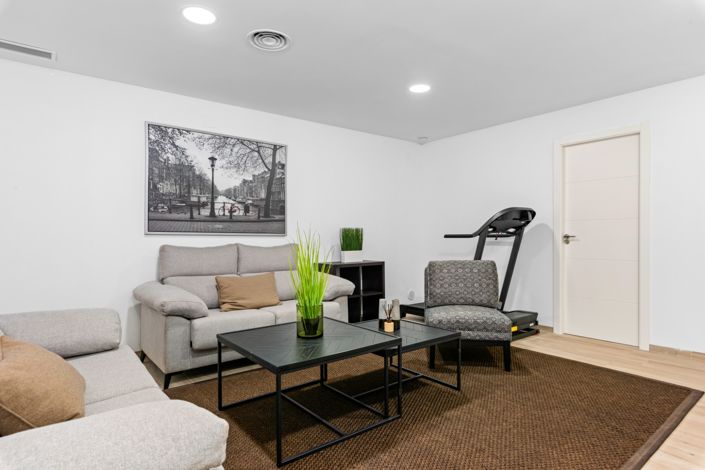 Image No.41-5 Bed Villa for sale