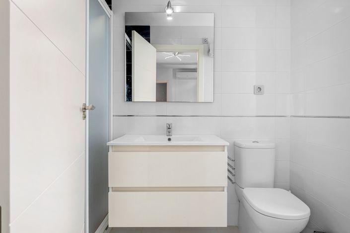 Image No.23-3 Bed Apartment for sale