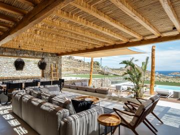 13--AndrewBoutsikas_Villa2-131--Custom-